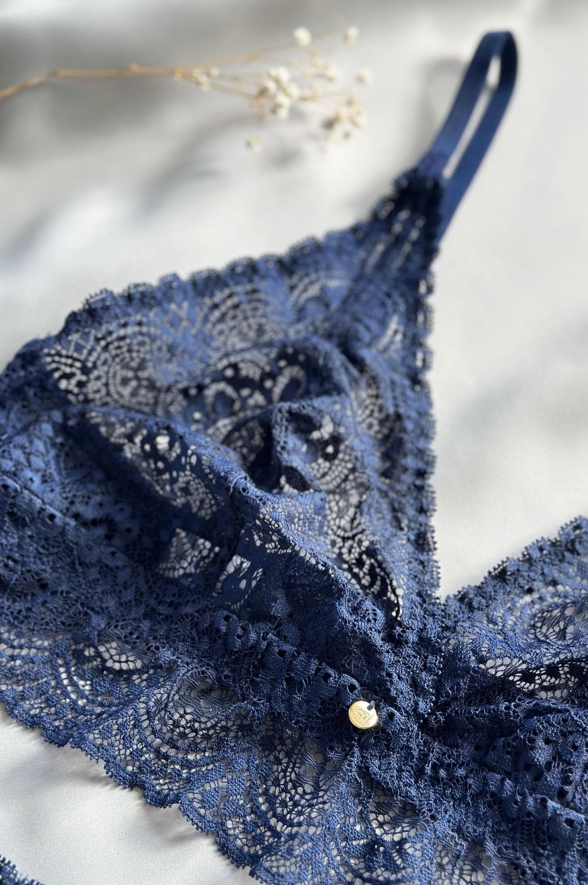 durchsichtig transparent marineblau gold Anhänger Details