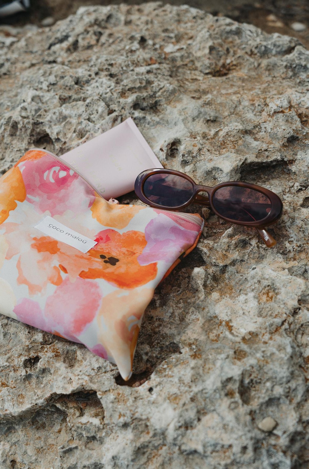 Geschenkidee fair unter 15€ Kulturtasche Beutel Blumendruck fair fashion Blumenprint Coco Malou