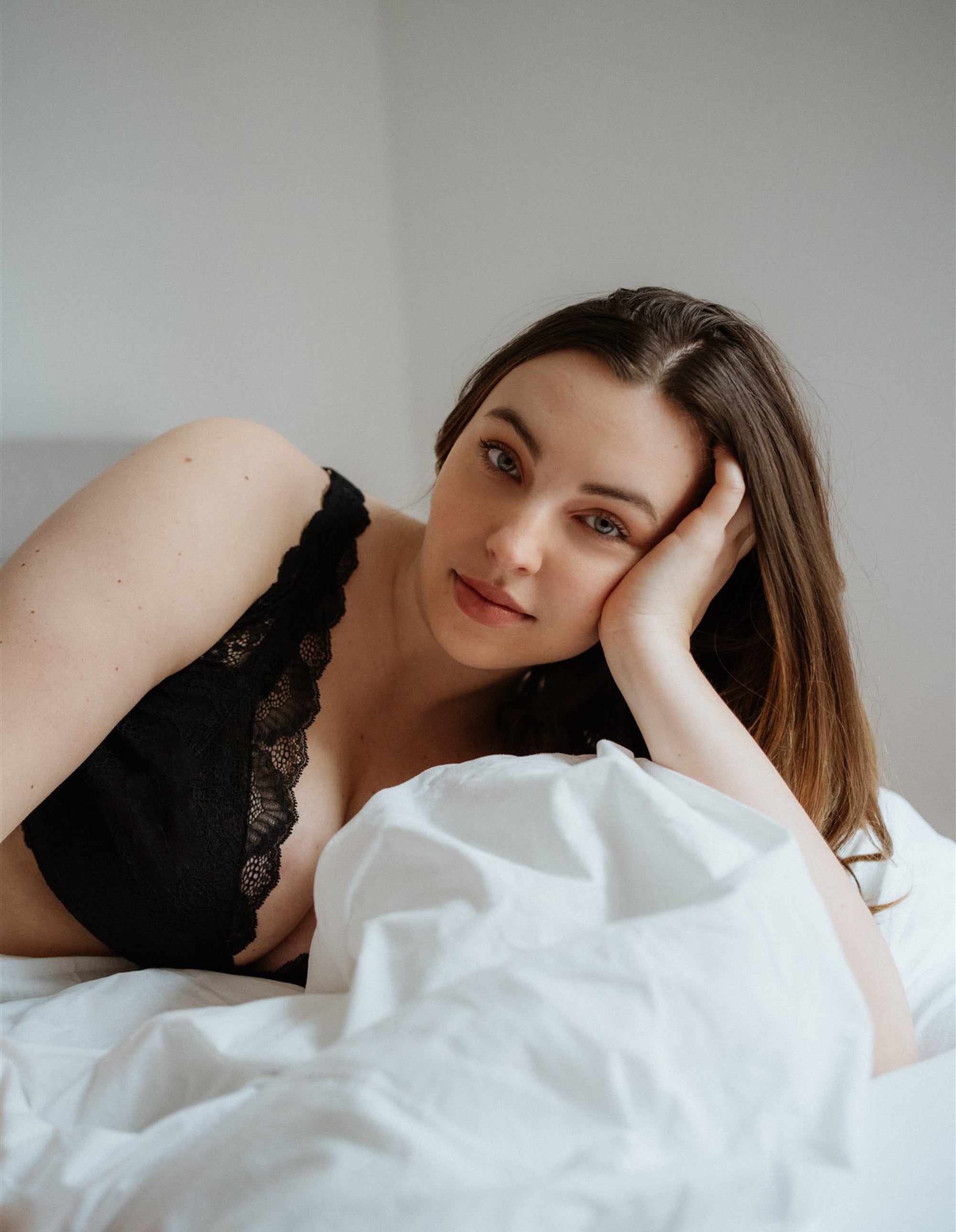 Lingerie für große Größen mit Spitze schwarz curvy