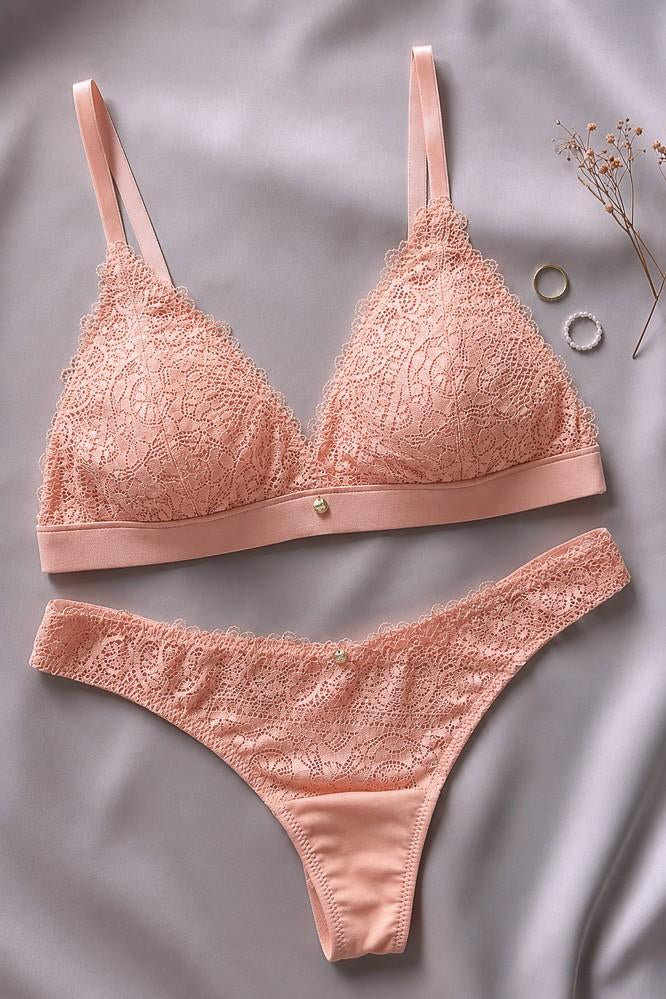 Flatlay nachhaltige Unterwäsche Coco Malou Spitzen Dessous rosa