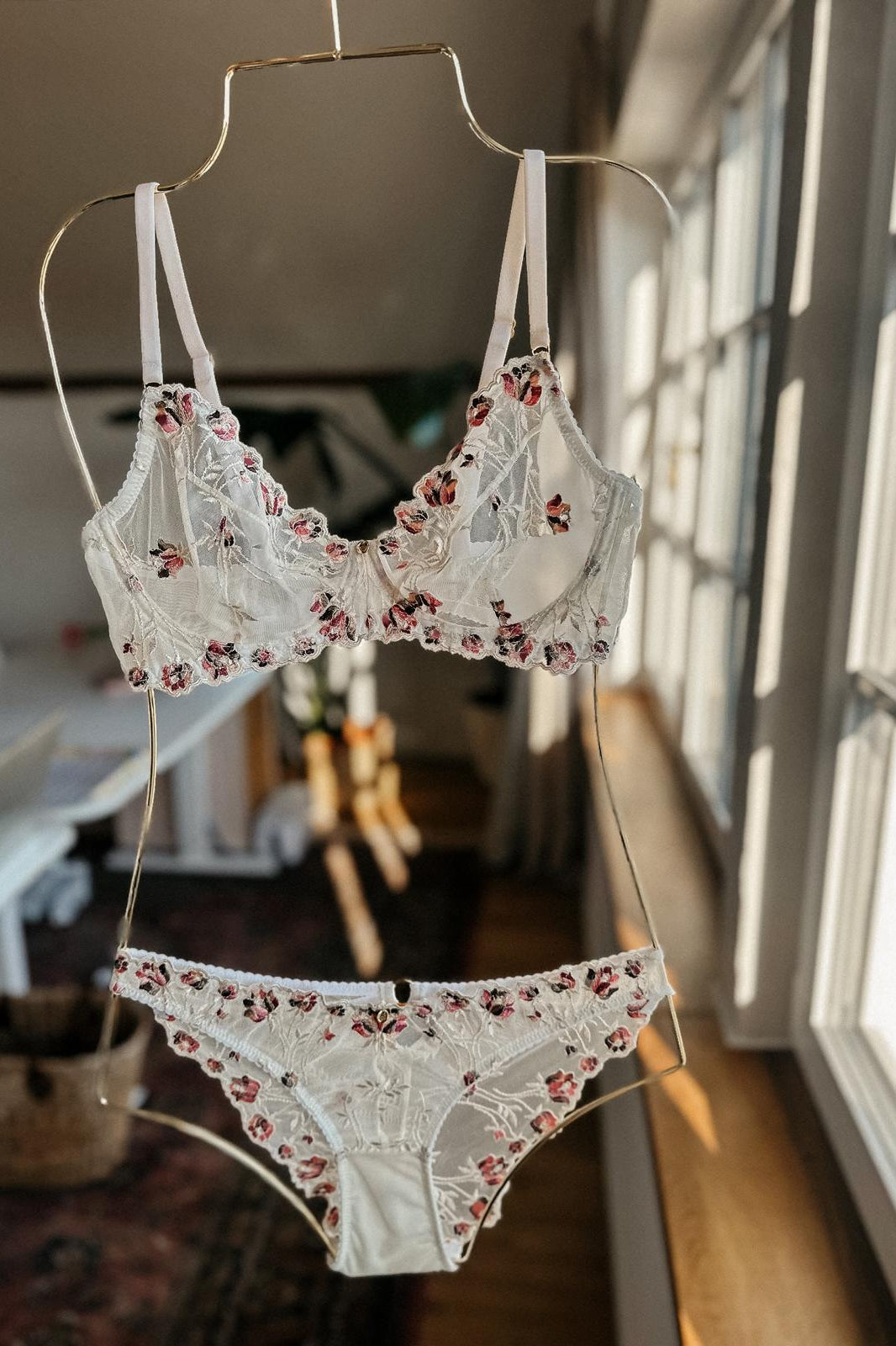 transparente Dessous bestickter Slip