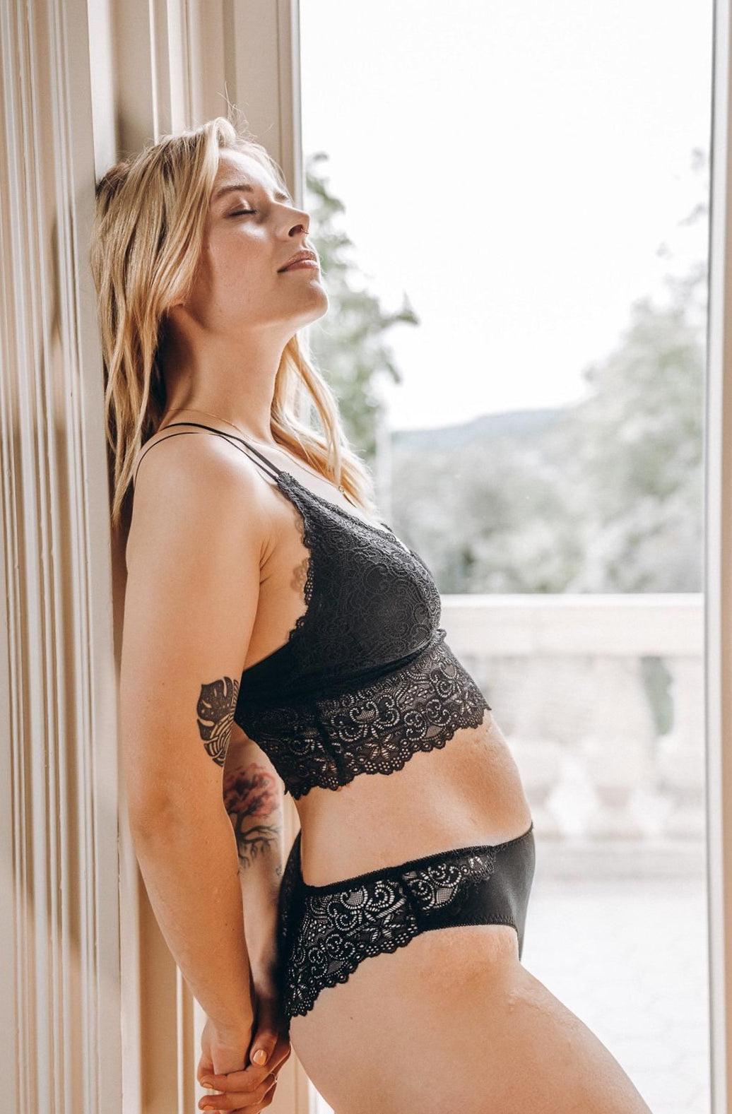 schwarzes Bralette Top Spitze mit Pads fair und eco