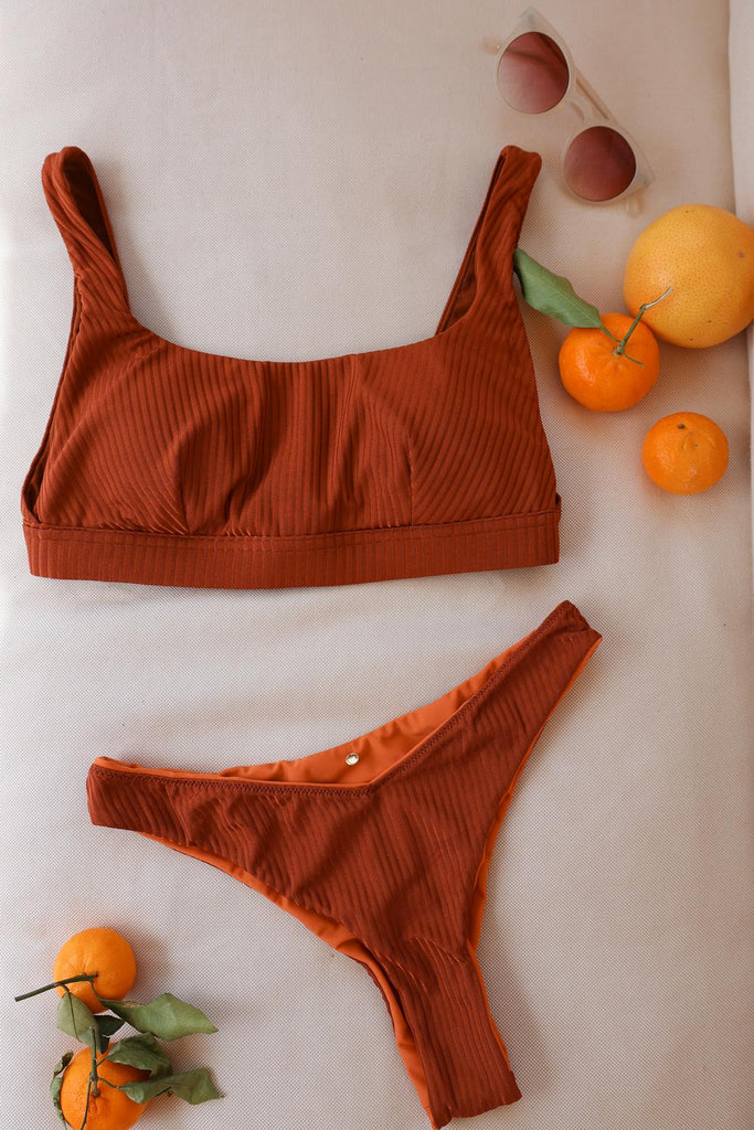 Flatlay Bikini Coco Malou wendbar orange rot gerippt