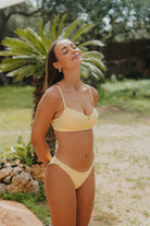 hellgelber Bikini von Coco Malou: nachhaltige Bademode Damen kaufen