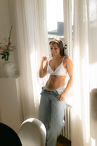 weiße Unterwäsche Bralette mit Jeans weiße Spitze elegant nachhaltig