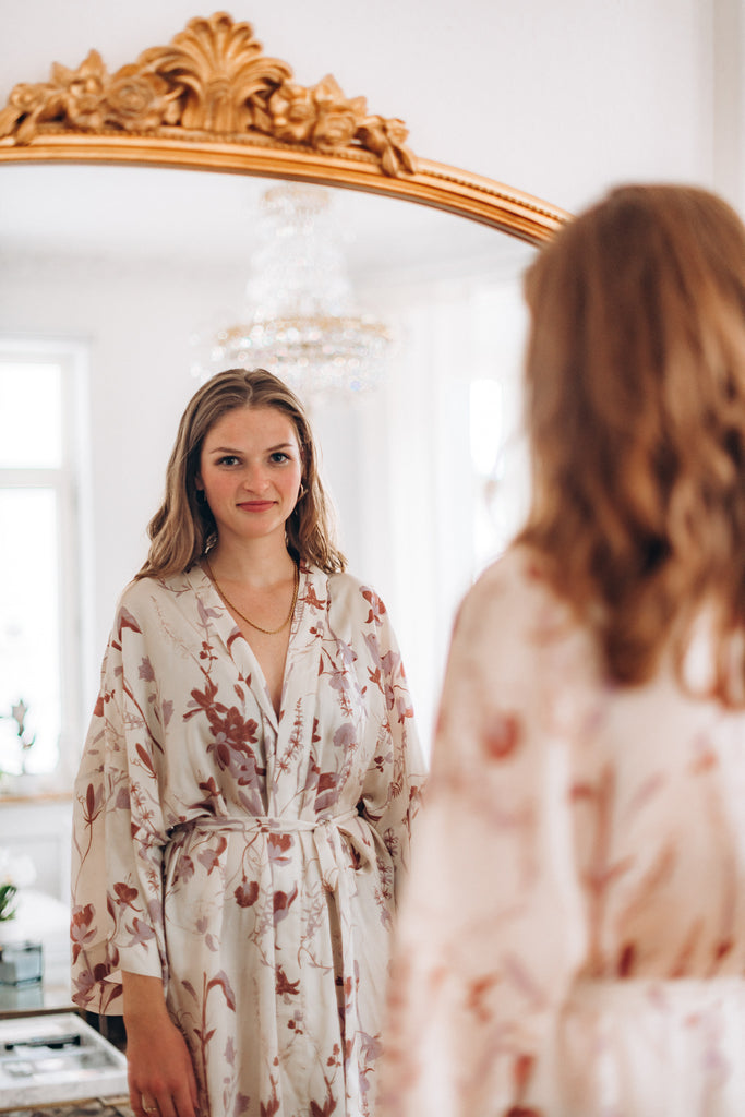 eco-Kimono fair fashion Morgenmantel Satin Coco Malou Geschenkidee Muttertag